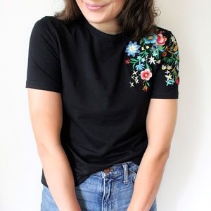 Embroidered Shoulder Short Sleeve Tee
